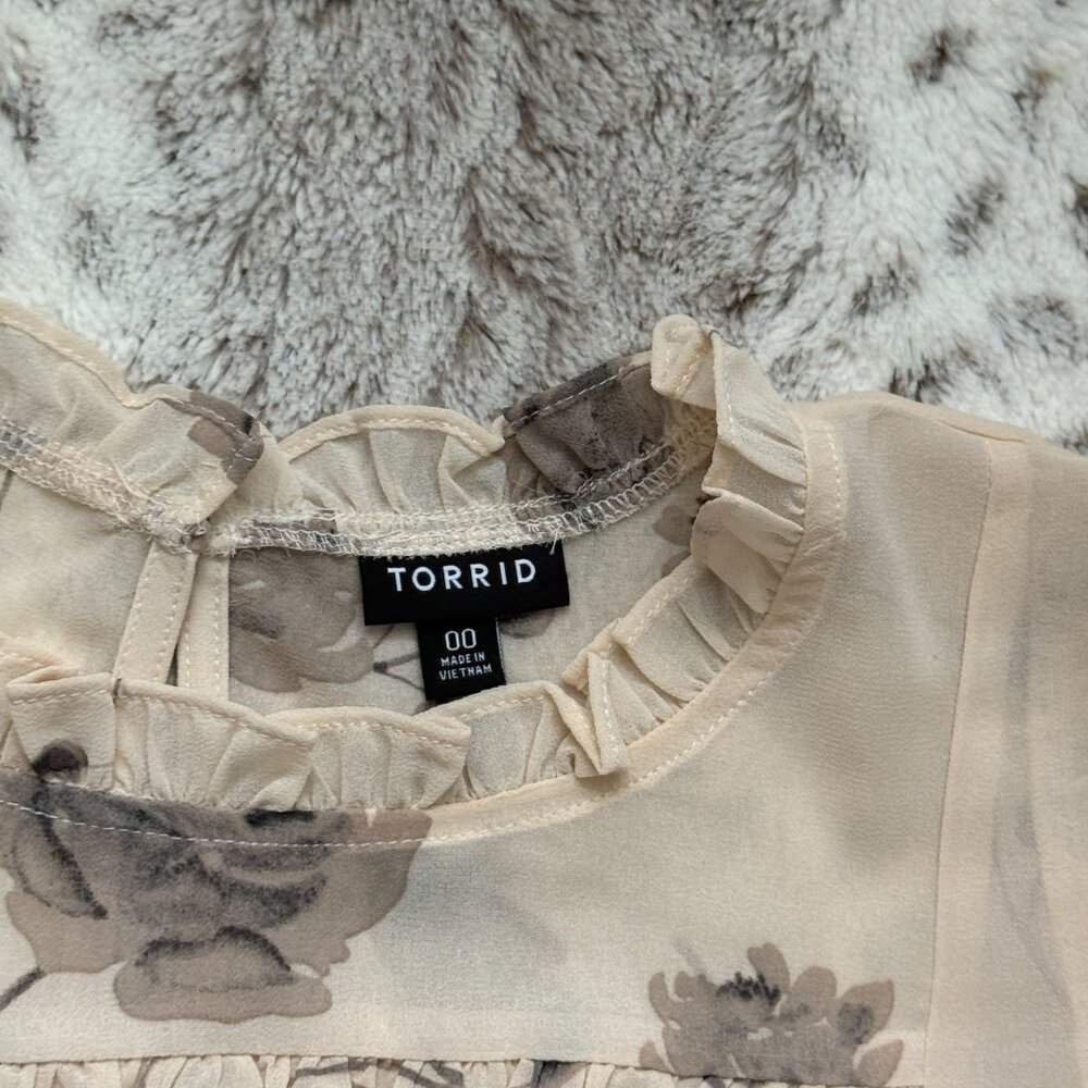 Torrid 00 sleeveless floral ruflle top pastel dark romantic whimsigoth summer - Picture 10 of 11